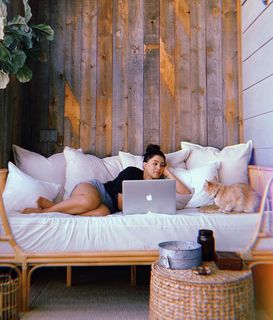 Megan Batoon feet photo thumbnail