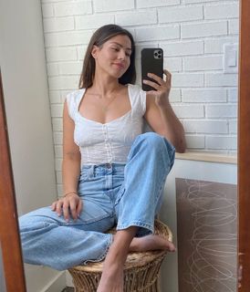 Megan Batoon feet photo thumbnail