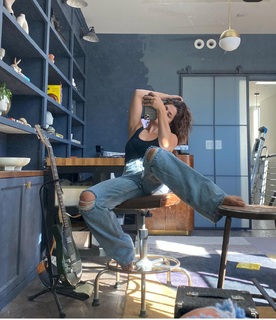 Megan Batoon feet photo thumbnail