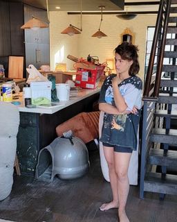 Megan Batoon feet photo thumbnail