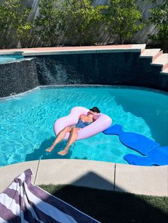 Megan Batoon feet photo thumbnail