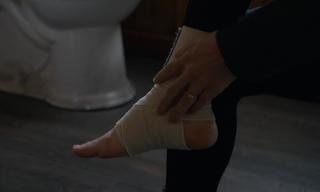 Megan Boone feet photo thumbnail