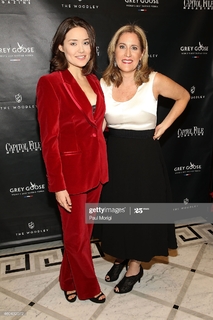 Megan Boone feet photo thumbnail