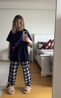 Megan Eugenio feet photo thumbnail