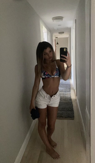 Megan Eugenio feet photo thumbnail