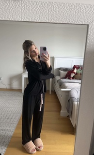 Megan Eugenio feet photo thumbnail