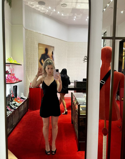 Megan Eugenio feet photo thumbnail