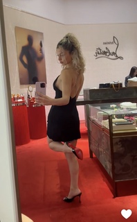 Megan Eugenio feet photo thumbnail