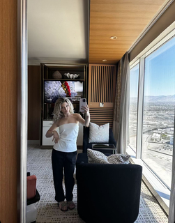 Megan Eugenio feet photo thumbnail