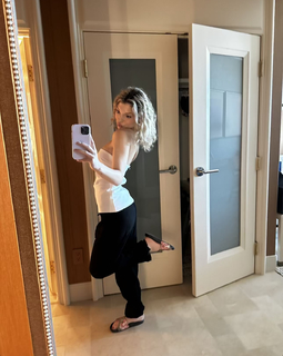 Megan Eugenio feet photo thumbnail