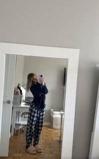 Megan Eugenio feet photo thumbnail