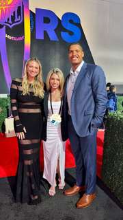 Megan Eugenio feet photo thumbnail