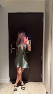 Megan Eugenio feet photo thumbnail