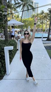 Megan Eugenio feet photo thumbnail