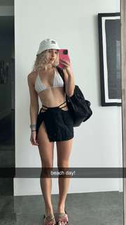 Megan Eugenio feet photo thumbnail