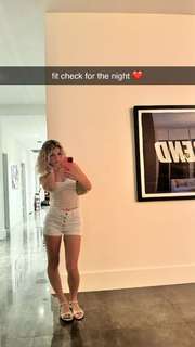 Megan Eugenio feet photo thumbnail