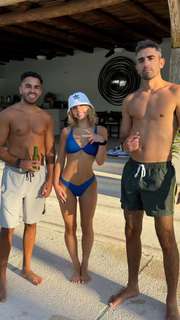 Megan Eugenio feet photo thumbnail