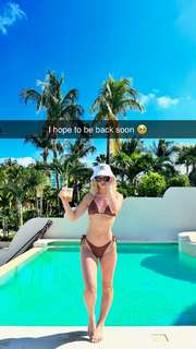 Megan Eugenio feet photo thumbnail