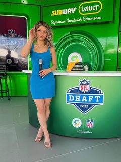 Megan Eugenio feet photo thumbnail