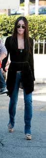 Megan Fox feet photo thumbnail