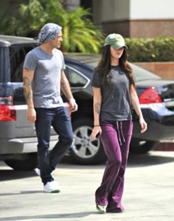 Megan Fox feet photo thumbnail
