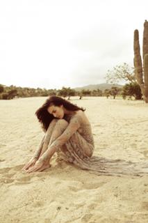 Megan Gale feet photo 13