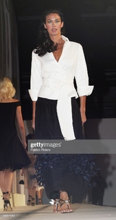 Megan Gale feet photo 2