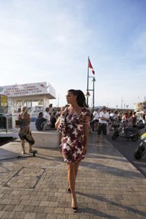 Megan Gale feet photo 15