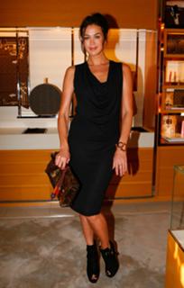 Megan Gale feet photo 2