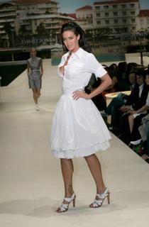 Megan Gale feet photo 6