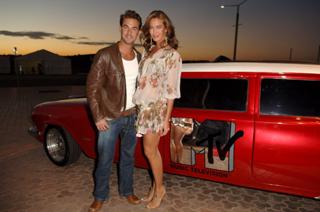 Megan Gale feet photo 6