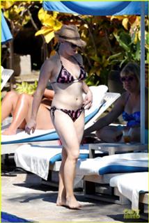 Megan Hilty feet photo 20