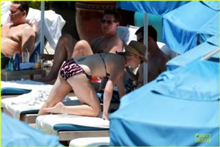 Megan Hilty feet photo 19