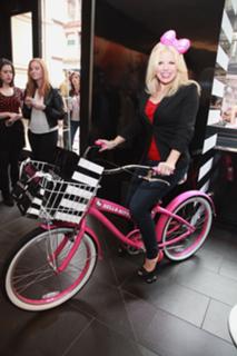 Megan Hilty feet photo 20