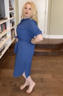 Megan Hilty feet photo 6