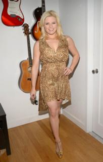 Megan Hilty feet photo 3