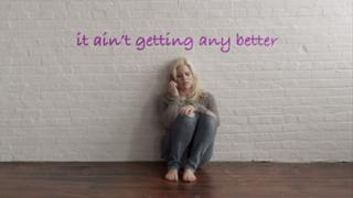 Megan Hilty feet photo 13