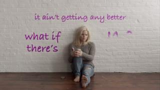 Megan Hilty feet photo 11