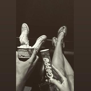 Megan McKenna feet photo thumbnail