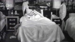 Megan McKenna feet photo thumbnail