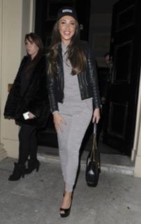 Megan McKenna feet photo thumbnail