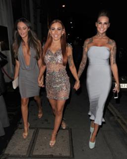 Megan McKenna feet photo thumbnail