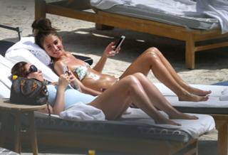 Megan McKenna feet photo thumbnail
