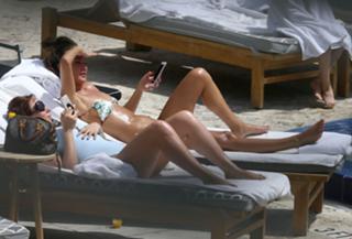 Megan McKenna feet photo thumbnail