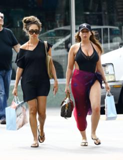 Megan McKenna feet photo thumbnail