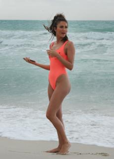 Megan McKenna feet photo thumbnail