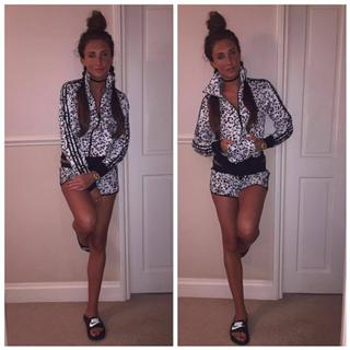 Megan McKenna feet photo thumbnail