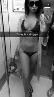 Megan McKenna feet photo thumbnail