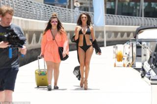 Megan McKenna feet photo thumbnail