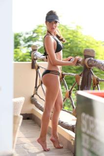 Megan McKenna feet photo thumbnail